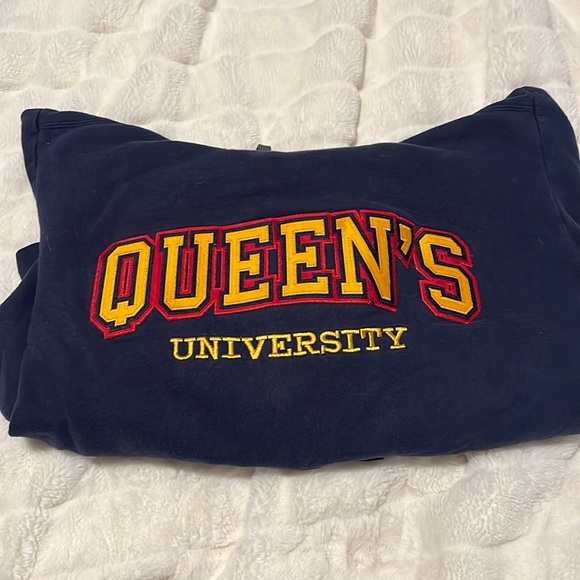 Tops - Queen’s University Hoodie!